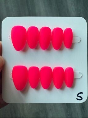 Neon Pink Matte Press-On Nails - Short Almond Set